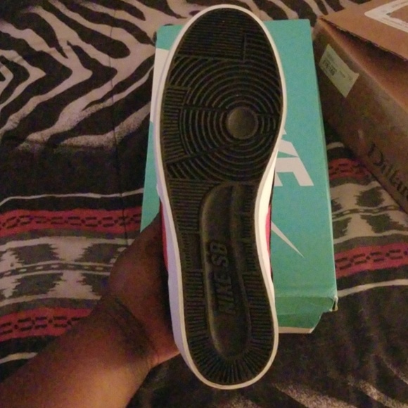 Brand new Nike - Picture 5 of 5